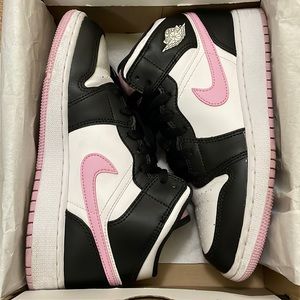 Nike Air Jordan 1 MID